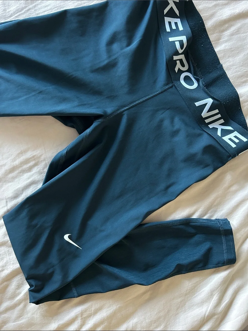 Nike Women's Mid-Rise Mesh Panel Leggings — Navy